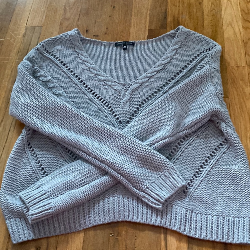 Kendall & Kylie sweater size Medium